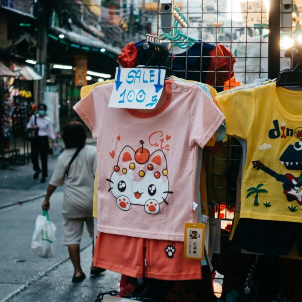 How to Sell Children’s Clothing Online: A Step-by-Step Guide